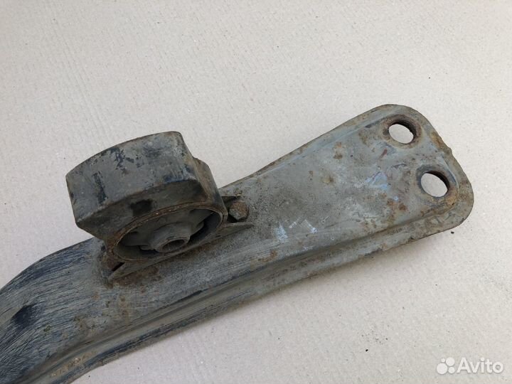 Балка передняя Мицубиси Каризма