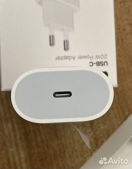 Зарядное устройство на iPhone 20w
