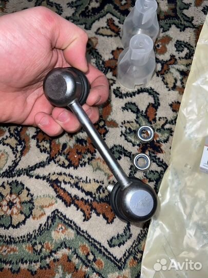 Стойка стабилизатора задняя левая Паджеро 4