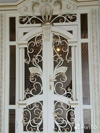Кованая дверь входная