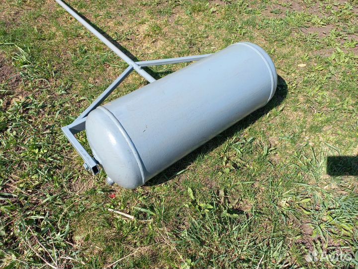 Каток и сеялка для газона