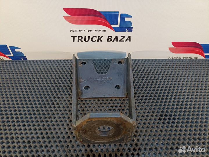 1509784 Кронштейн переднего амортизатора