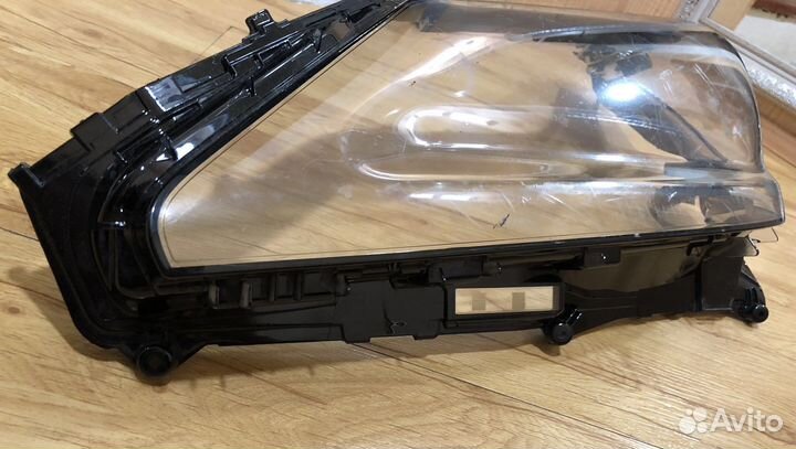 Стекло фары передней левой Lexus LX 3