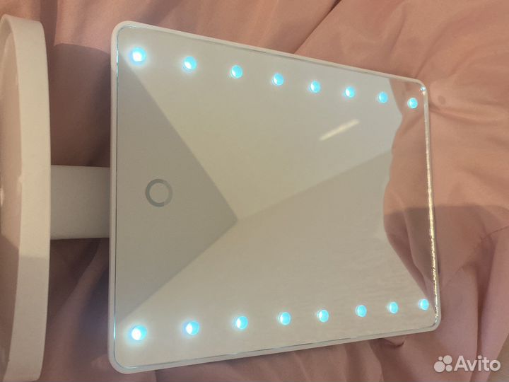 Косметическое зеркало с подсветкой