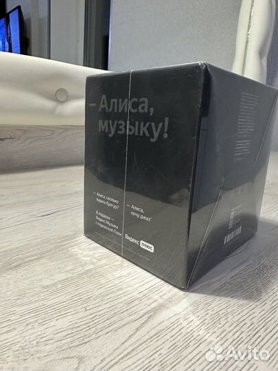 Умная колонка Яндекс Станция Мини, черный