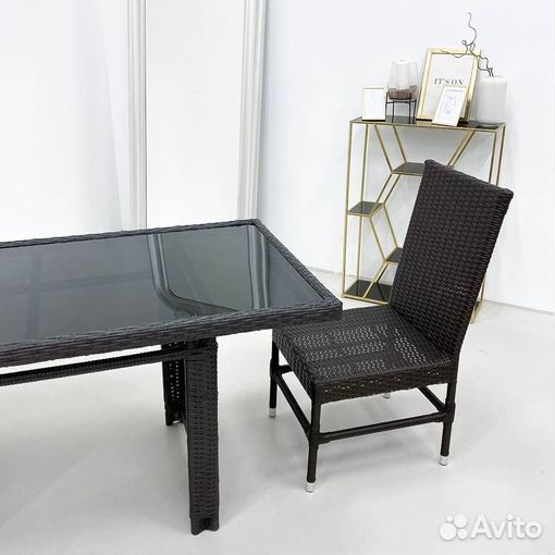 Плетеный стул