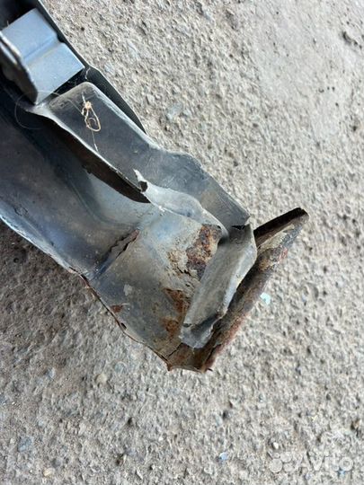 Крыло переднее правое Ford Mondeo 3 седан 1 2003