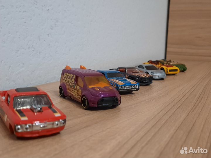 Hot wheels машинки