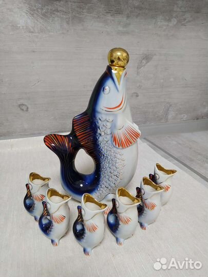 Штоф и стопки Рыбки из фарфора