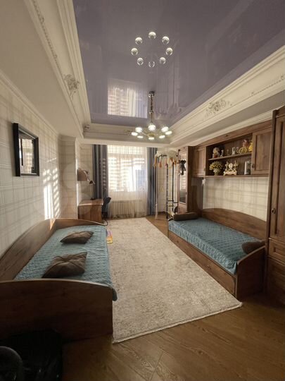 4-к. квартира, 130 м², 5/10 эт.