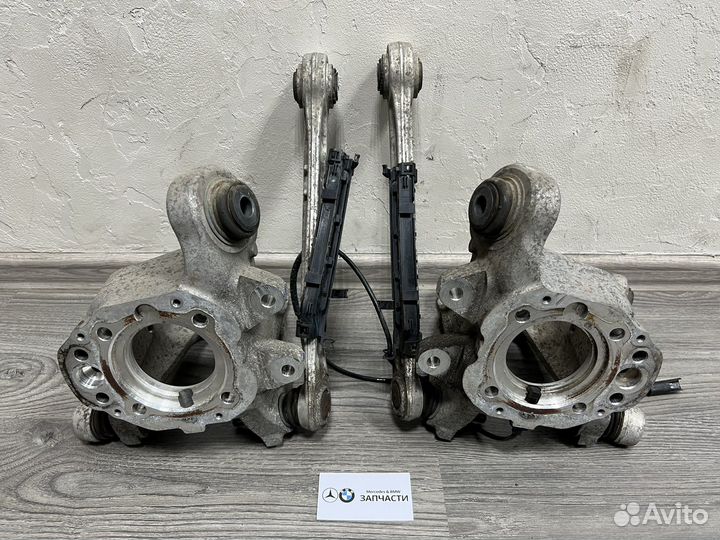 Кулак задний левый и правый BMW E70 E71 F15 F16