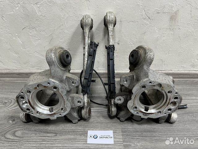 Кулак задний левый и правый BMW E70 E71 F15 F16