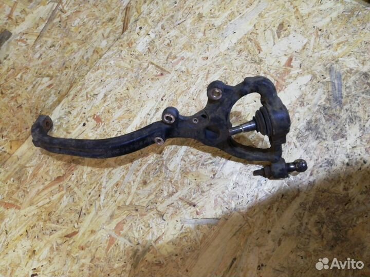 Кулак передний правый Chrysler 300C (2004 - 2011)