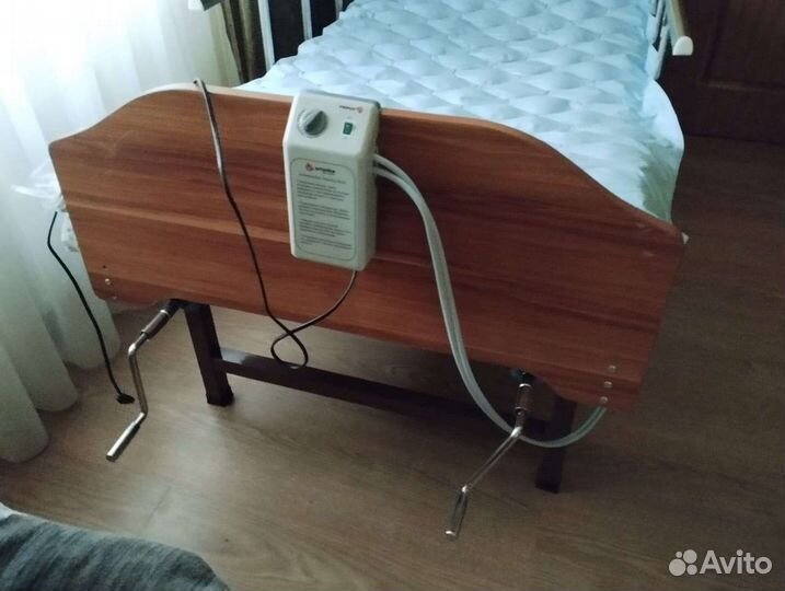 Кровать и противопролежневый матрас