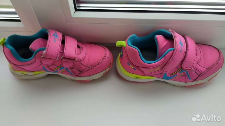 Кроссовки для девочки