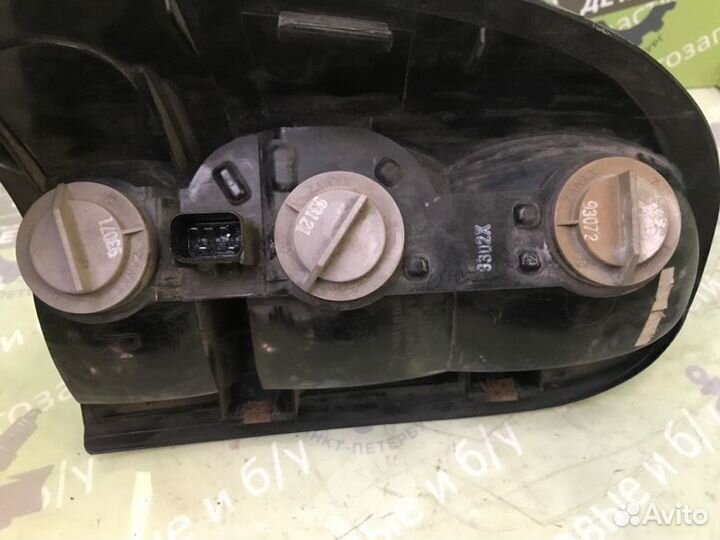 Фонарь правый Dodge Caravan 3 3.0 1999Г.в