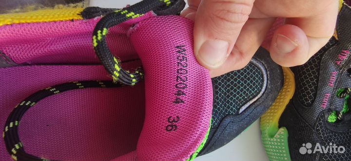 Кроссовки для девочки