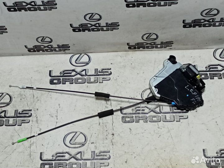 Замок двери передний левый Toyota Land Cruiser