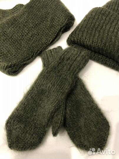 Вязанный комплект (шапка, снуд, варежки)