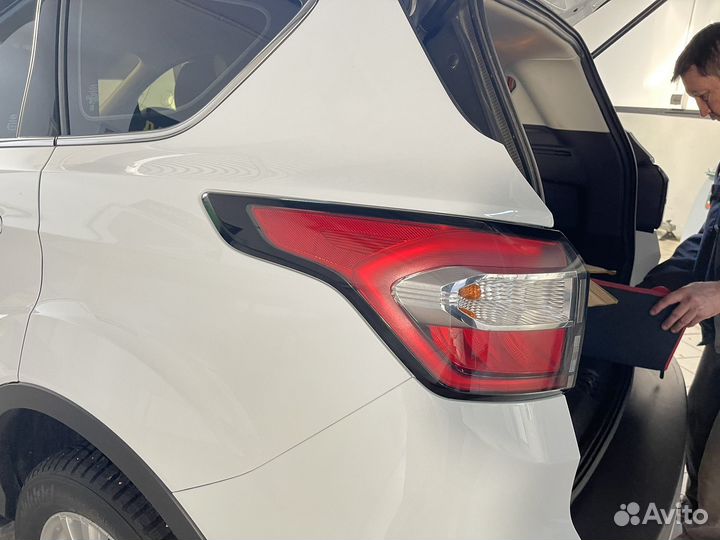 Фонарь задний левый на ford kuga 2