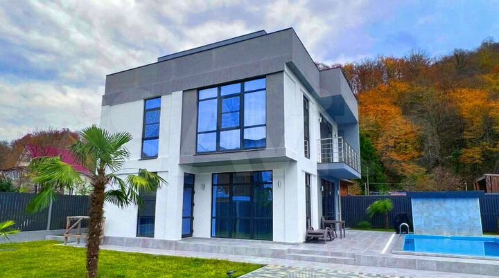 Дом 219 м² на участке 3 сот.