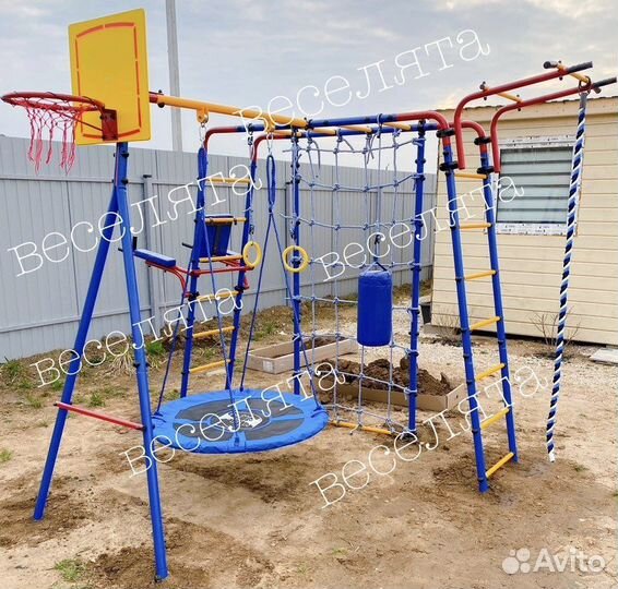 Детская уличная игровая площадка