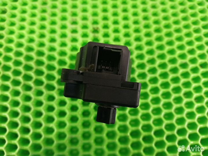 Моторчик привода заслонок отопителя