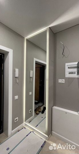 Зеркало с подсветкой в прихожую