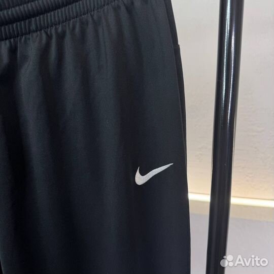 Спортивные штаны Nike размер L Оригинал