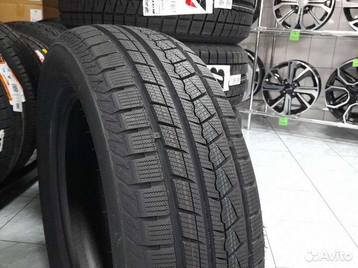 Roadmarch Snowrover 868 225/60 R17