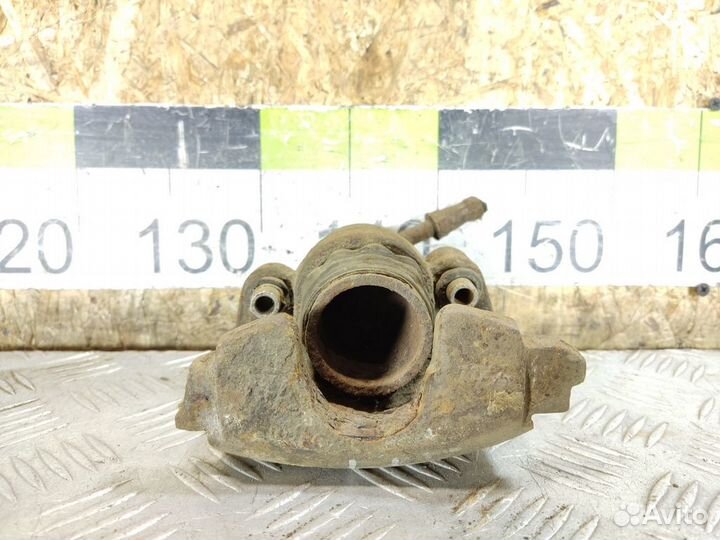 Суппорт передний правый Volkswagen Vento 1991 1997