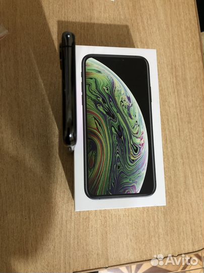 iPhone Xs, 64 ГБ