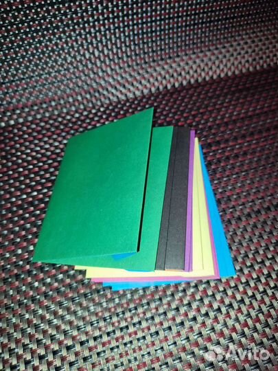 Цветные бумажные конверты