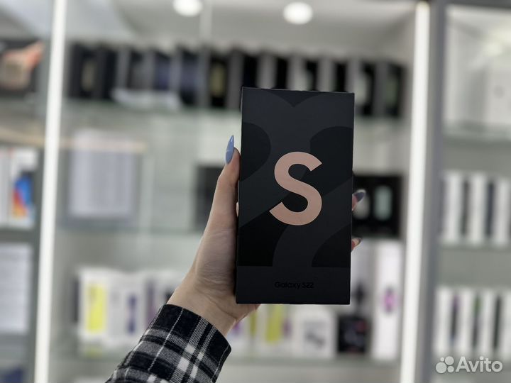 Samsung Galaxy S22, 8/256 ГБ