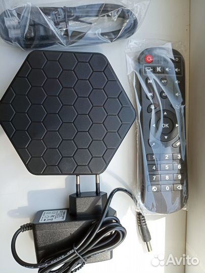 Приставка Смарт-тв YLW T95Z plus 64гб