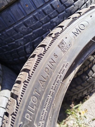 Michelin Alpin 5 275/35 R19 и 245/40 R19