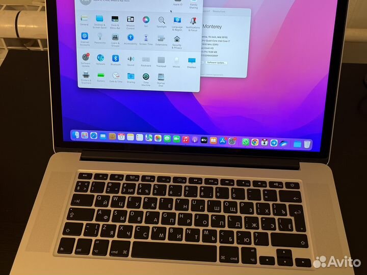 Apple Macbook pro 15 mid-2015