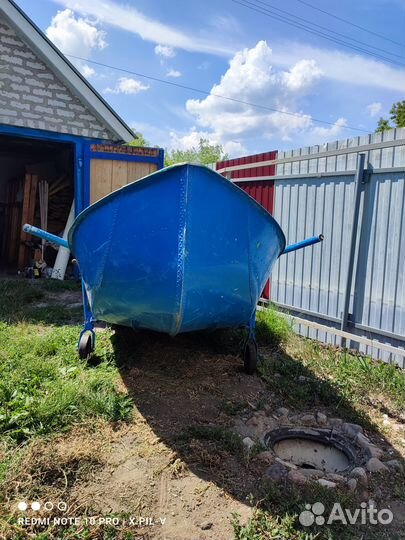 Гребная лодка