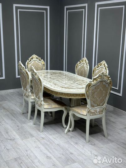 Кухонный стол и стулья