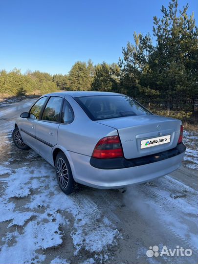 Opel Vectra 1.8 МТ, 1998, 266 715 км