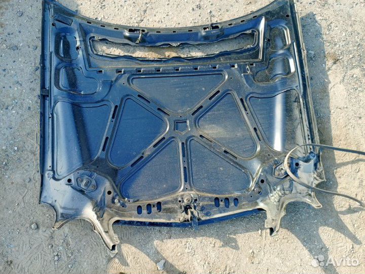 Капот передний Mercedes Benz