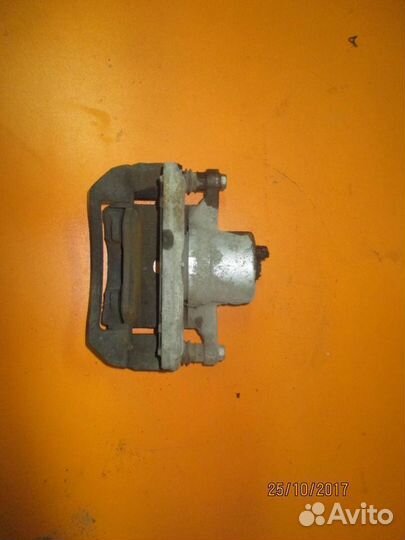 Суппорт передний правый Hyundai i30 Хундай Ай 30