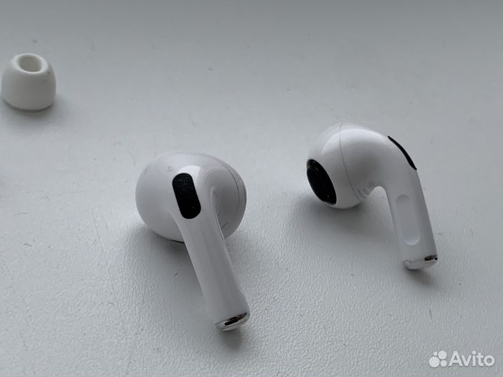 Левый и правый наушник AirPods Pro (оригинал)