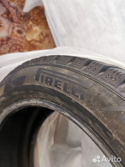 Pirelli Winter Ice Zero 215/50 R17