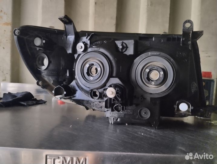 Фара Toyota Land Cruiser 100