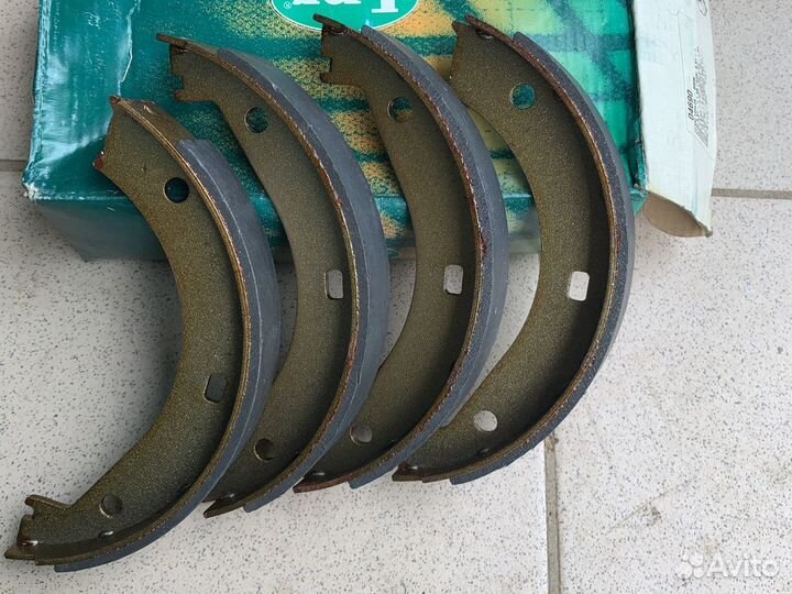 Колодки ручного тормоза