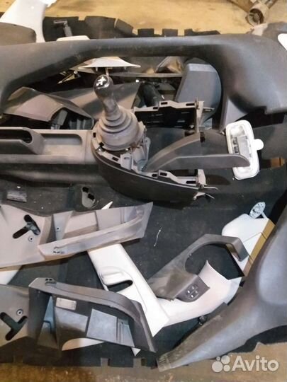 Пластик салона форд фиеста мк5(5дверей)