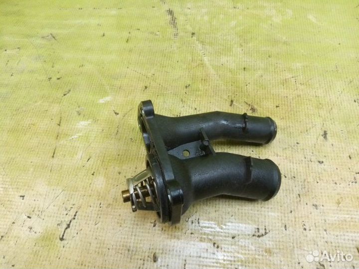 Корпус термостата Ford Focus CB8 pnda 2012