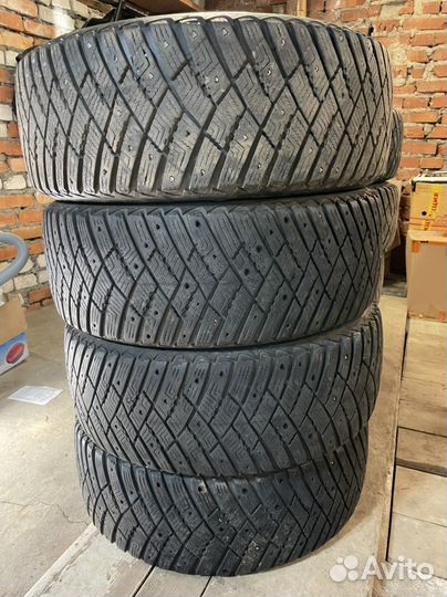Goodyear Ultragrip Ice Arctic 215/55 R17