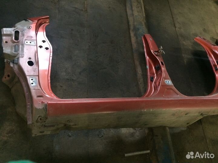 Порог со стойкой левый Nissan Note E11